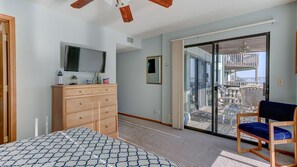 2 bedrooms, free WiFi, bed sheets - SALE!-2bd/2bth,waterfront,amazing pool on point,hot tub,gated community (Four Seasons)