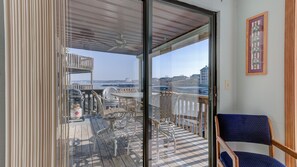 Interior - SALE!-2bd/2bth,waterfront,amazing pool on point,hot tub,gated community (Four Seasons)