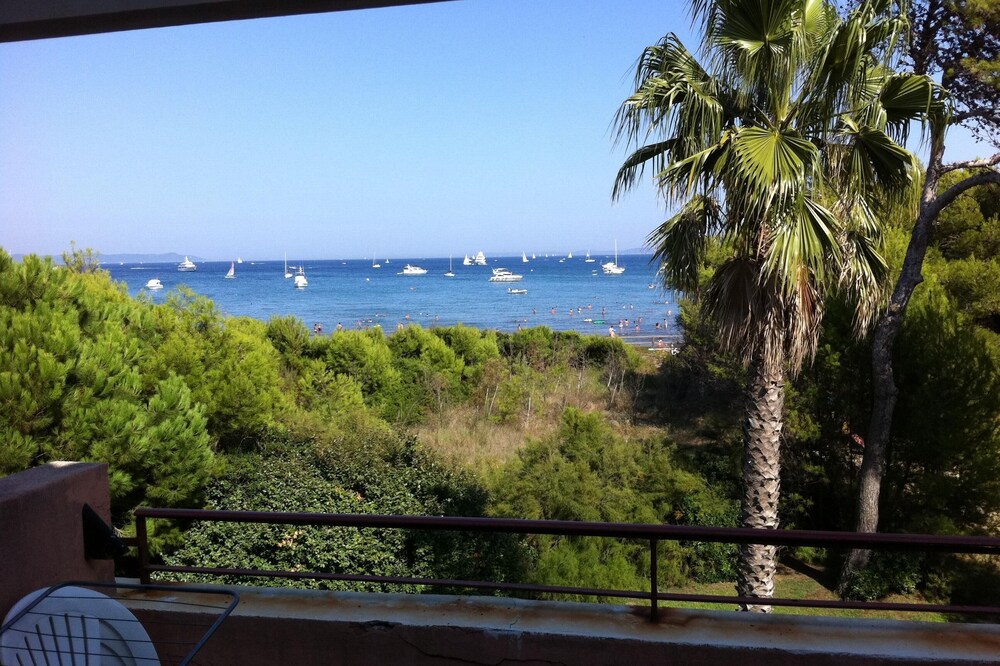T2 sea view, 50m from giens beach