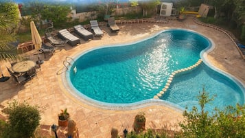 Piscine extérieure, piscine chauffée