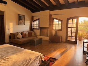4 bedrooms, iron/ironing board, travel cot, free WiFi