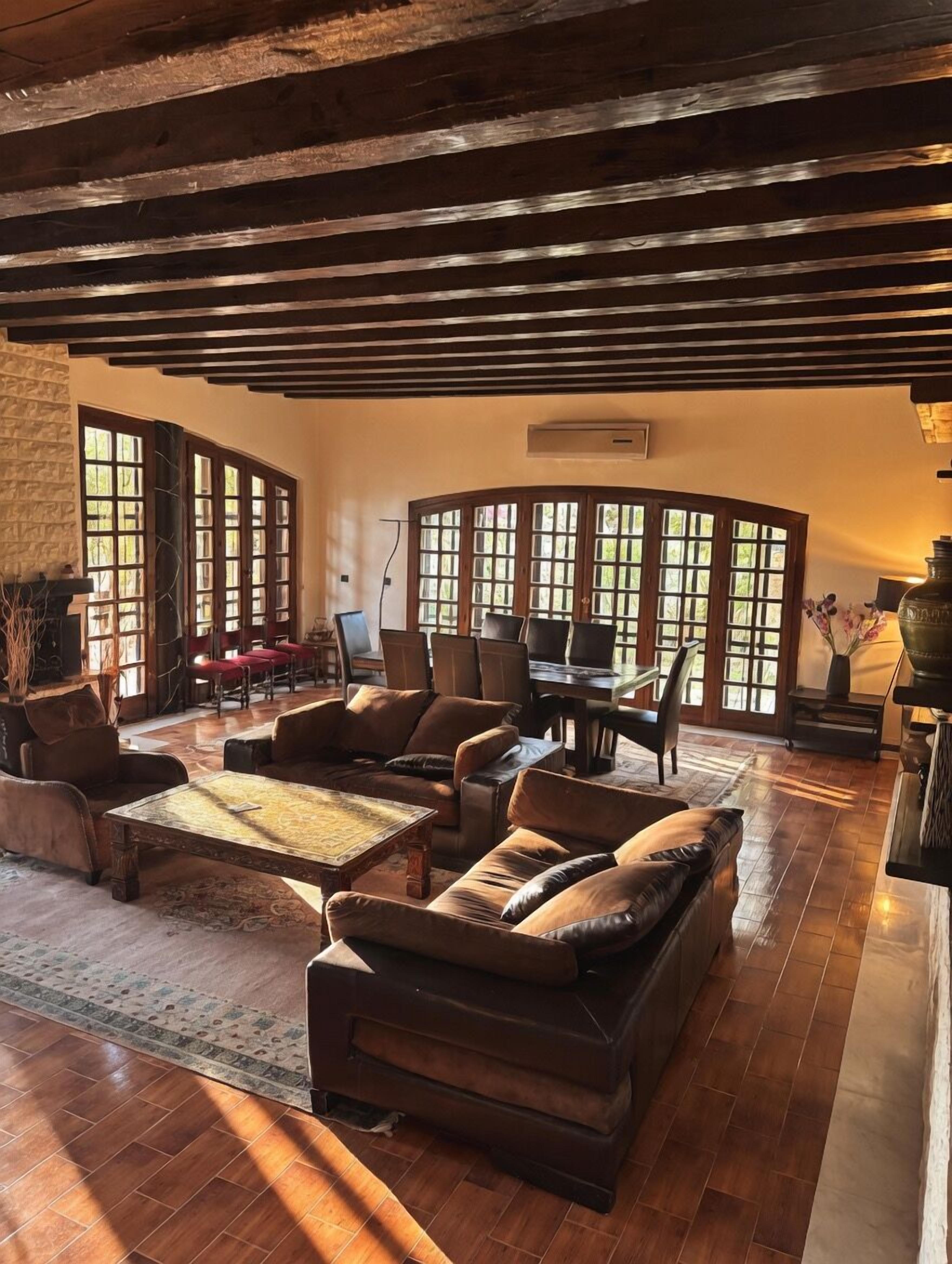 Télévision, jeux vidéo, lecteur de DVD, livres