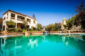 Piscine extérieure, piscine chauffée