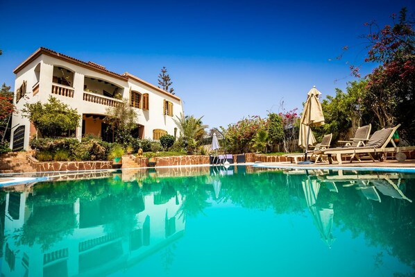 Piscine extérieure, piscine chauffée