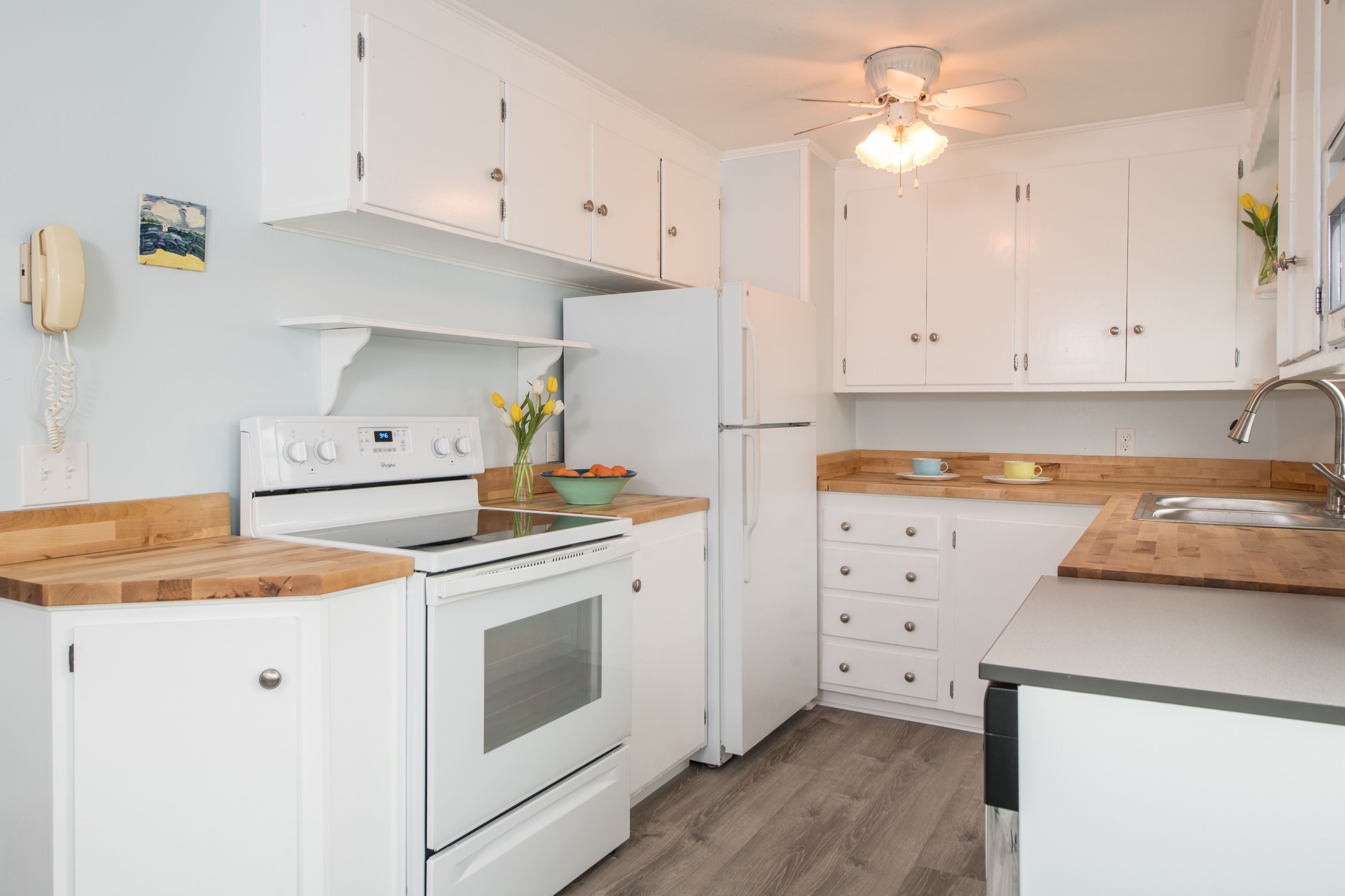 Year-round Cayuga Lakefront  with easy access to house and lake