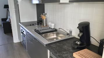 Geladeira, micro-ondas, fogão, lava-louças
