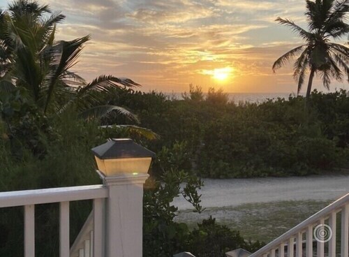 Villa in secluded Whale Point