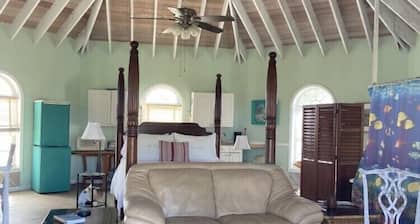 Villa de luna de miel en punto de ballena aislada