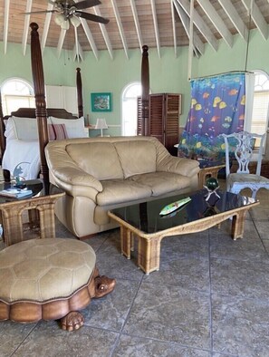 1 bedroom, travel cot, WiFi, bed sheets