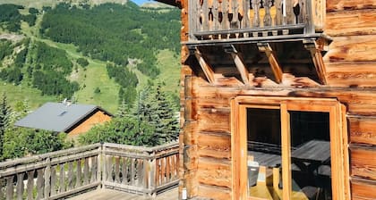 Chalet with stunning mountain views, 5 bedrooms, fully equipped.