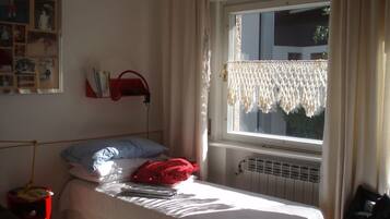 1 chambre, fer et planche Ă repasser, Wi-Fi, draps fournis