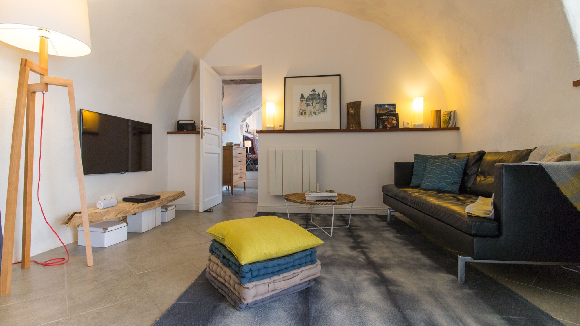 Charming cottage, jacuzzi, stunning 180° view on the Ardèche river