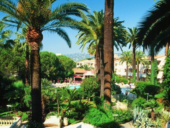 Property grounds - Vallauris Golfe Juan: House with characterLuxury Apartment (Vallauris Golfe Juan)