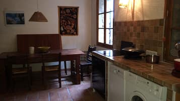 Réfrigérateur, four, plaque de cuisson, lave-vaisselle