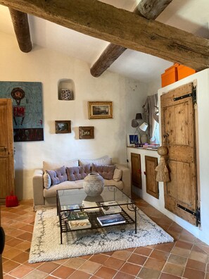 TV, books, music library, stereo - Charming house in hamlet 18 th in the heart of the Luberon with swimming pool and air conditioning (Gordes)
