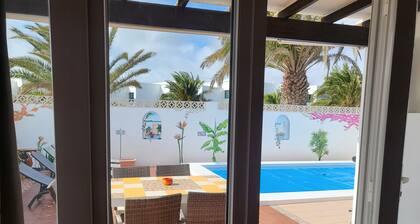 Acoràn villa Luxury private house in Costa Teguise 900metres Las Cucharas beach