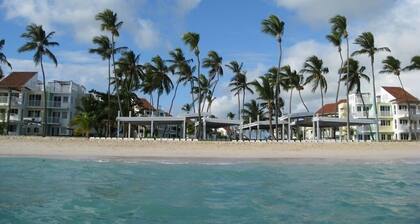 Schöne Luxus-Eigentumswohnung mit 1 Schlafzimmer am Strand in Playa Turquesa