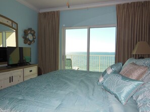 2 bedrooms, iron/ironing board, WiFi, bed sheets - Great 2b/2b Beachfront. See dolphins from balcony, newly furnished (Gulf Shores)