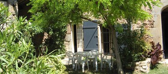 In the heart of the Corbières warm, independent 3-room gite welcoming 4 people
