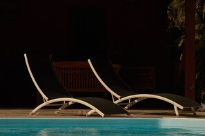 Piscine couverte, piscine extérieure