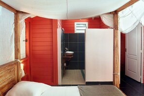 3 chambres, fer et planche à repasser, Wi-Fi, draps fournis