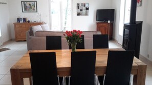 Dining - Rental of a new classified *** house in park with pond (Nontron)