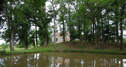 Location d'une maison neuve classee *** dans parc avec étang