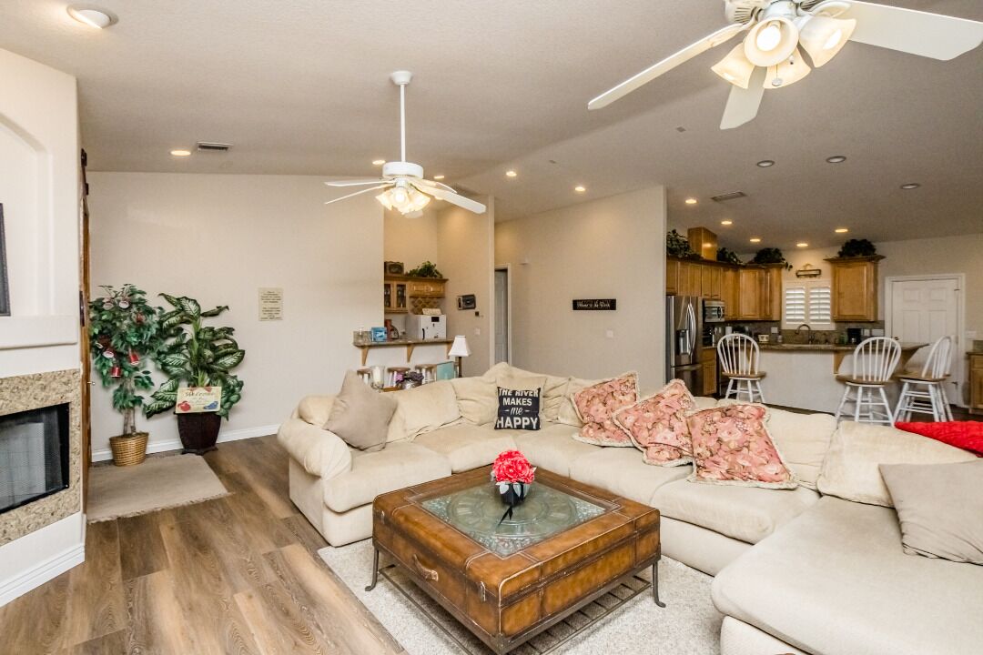 Luxury Waterfront House in the Moovalya Keys with Parking Winter Monthly avail.