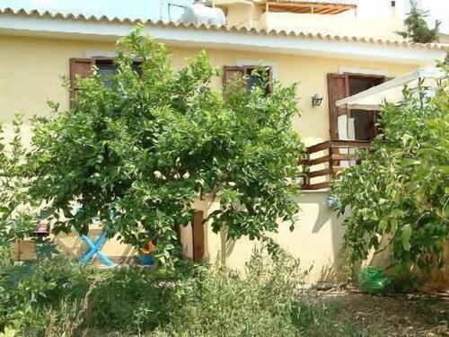 Cottage in the lemon grove on the sea