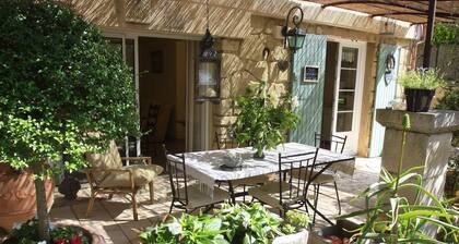 A 200 mĂštres du cĆur du village, App 55 MÂČ WiFi Dans RĂ©sid cour fermĂ©e, au calme