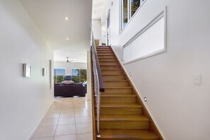 Interior - Tidemark backs on to the beautiful Diamond Beach, Ocean views at their finest (Diamond Beach)
