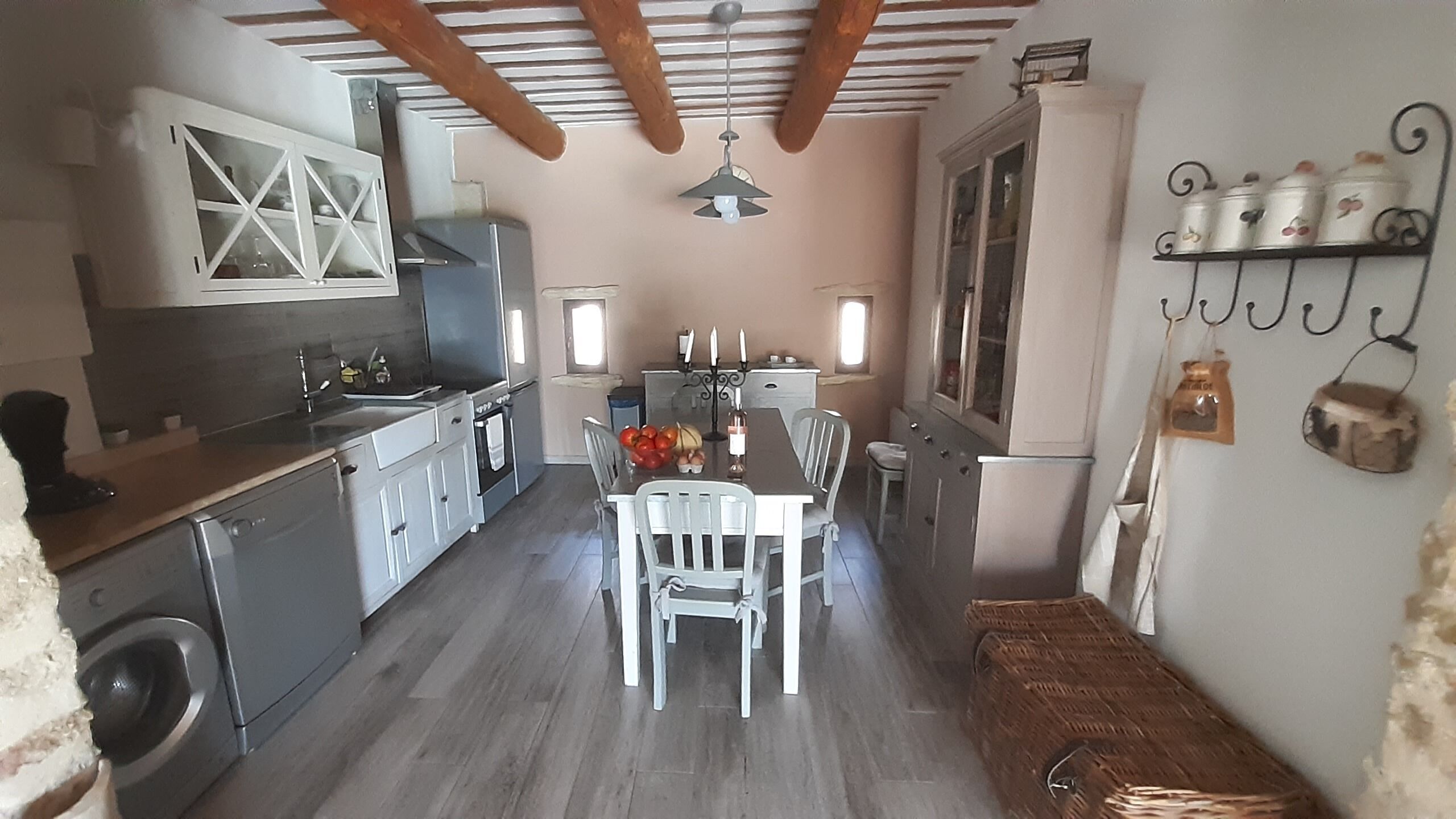 Cottage between Avignon and Orange