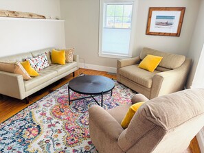 Smart TV, DVD player, books