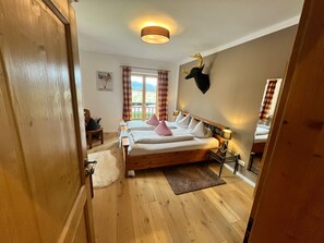 1 bedroom, in-room safe, iron/ironing board, travel cot