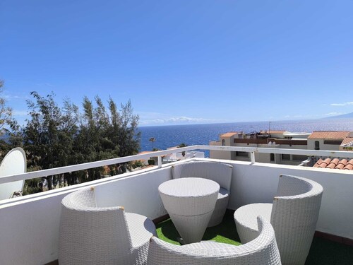 HERMOSO DUPLEX 8 PERSONAS 2ª LINEA DE MAR FRENTE A LA GOMERA