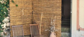 Casale Villaggio con giardino e terrazzo, tranquillo e autentico