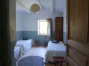 3 bedrooms, desk, iron/ironing board, travel cot
