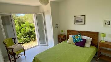 4 chambres, fer et planche à repasser, Wi-Fi, draps fournis