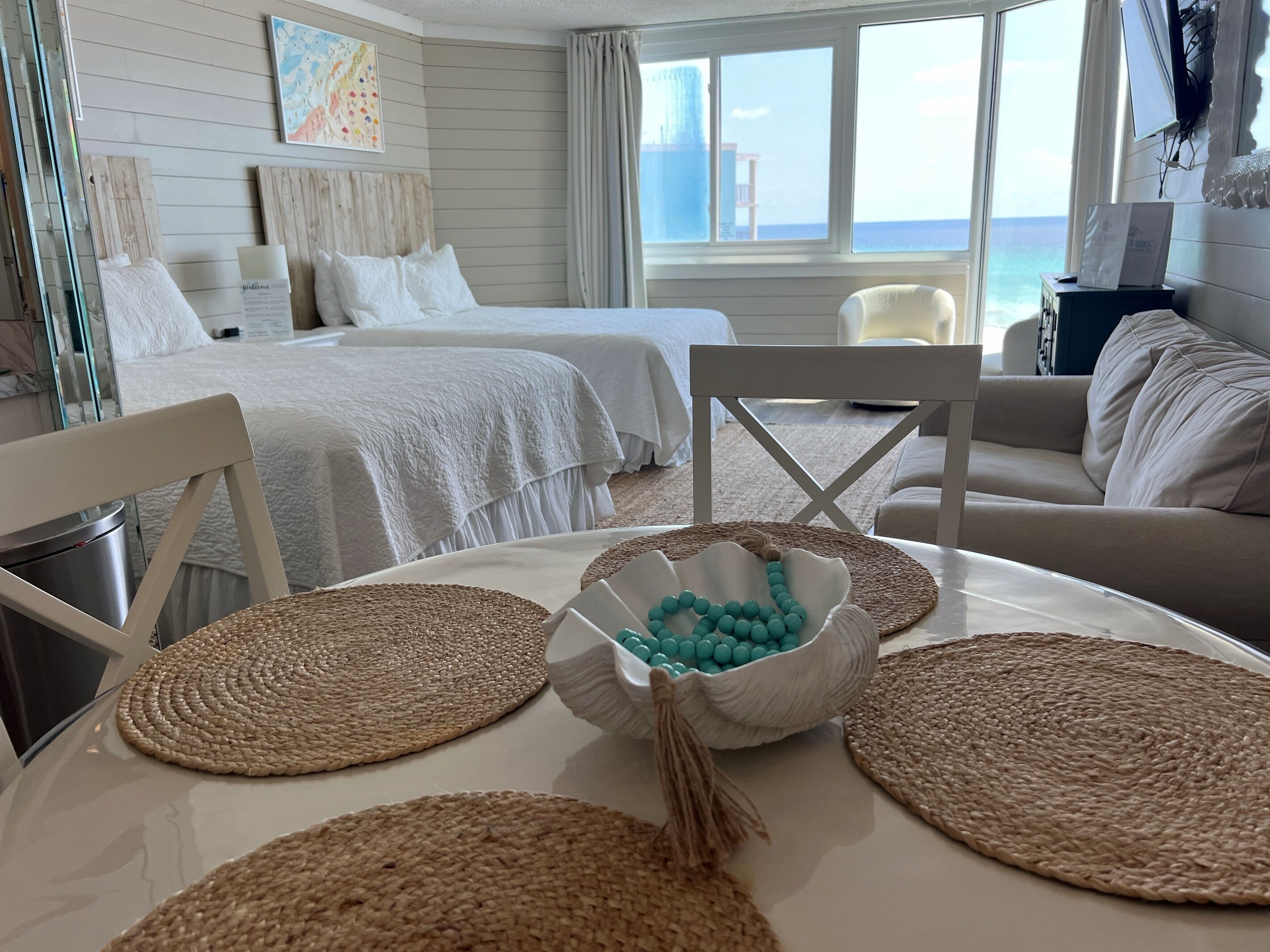 Iron/ironing board, free WiFi, bed sheets