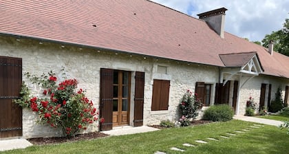 LongÚre XVIIIe totalement rénovée avec piscine proche ISSIGEAC