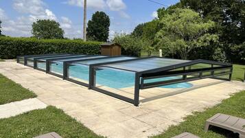 Piscine couverte, piscine extérieure
