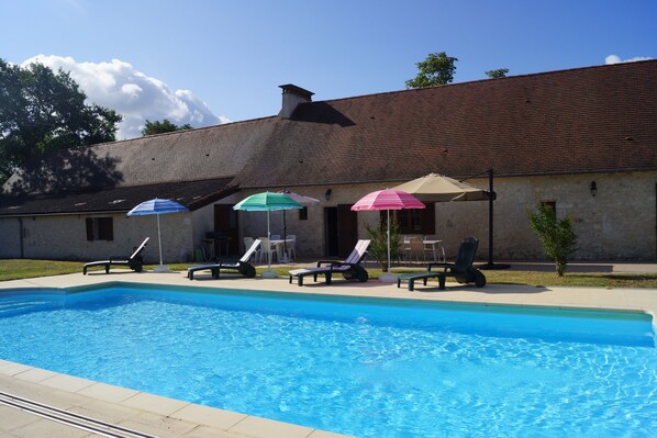 Indoor pool, outdoor pool - Traditional farmhouse from the 18th century, renovated with pool, near Issigeac (ISSIGEAC)