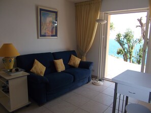 Televisie, boeken en een stereo