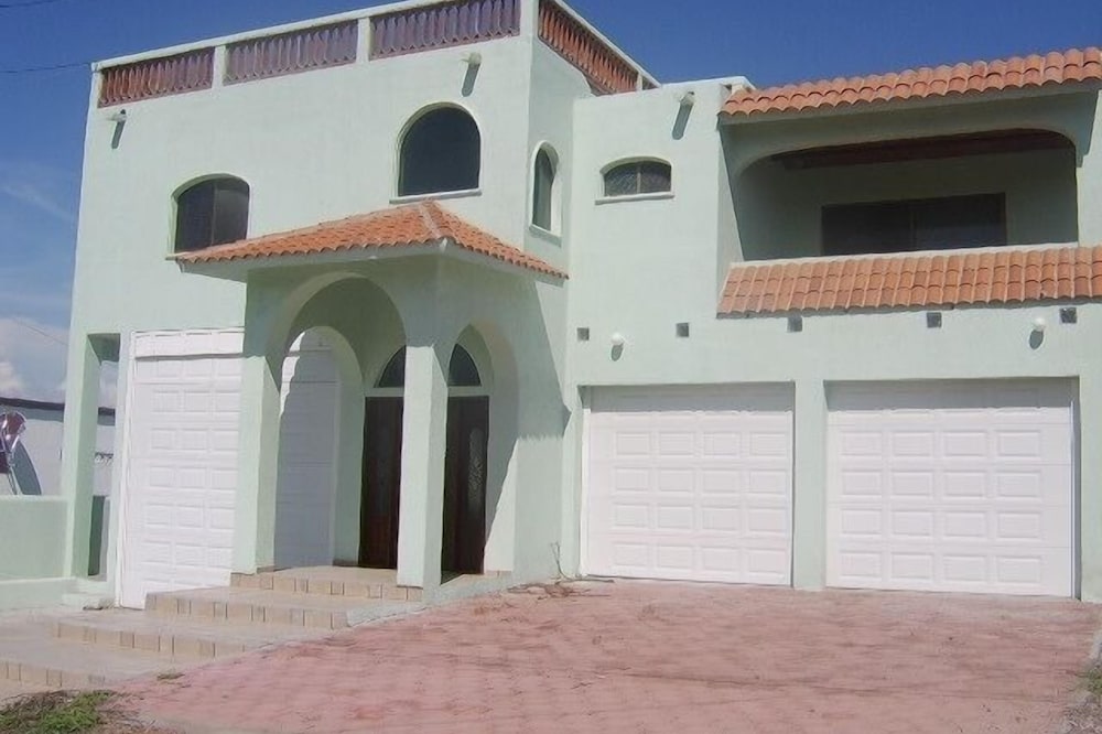 Spacious San Carlos Villa