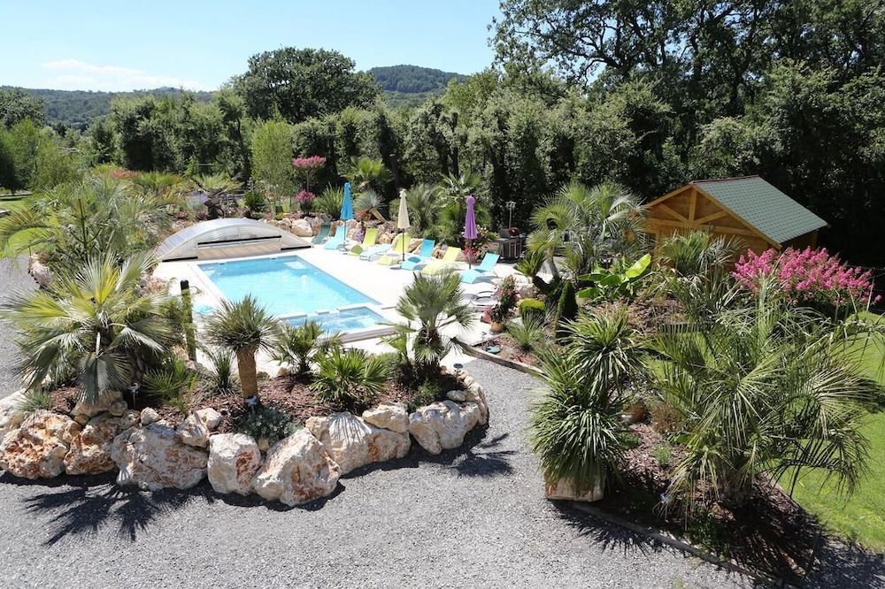 RARE: VILLA 5 ***** 190 M² WITH PRIVATE POOL & PARK OF 1000 M2