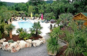 Piscina all'aperto, una piscina riscaldata