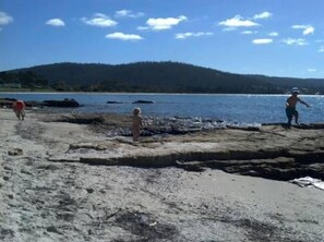 Beach nearby, sun loungers, beach towels