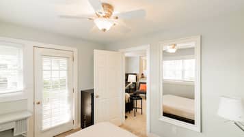 1 bedroom, desk, iron/ironing board, free WiFi