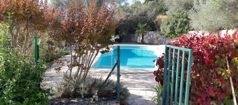 VILLA CON PISCINA EN LA NATURALEZA. Tranquila y panorámica, PRIVACIDAD Y CAMBIO DE PAISAJE