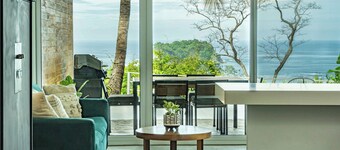 Stunning Modern Ocean View with Private Pool 